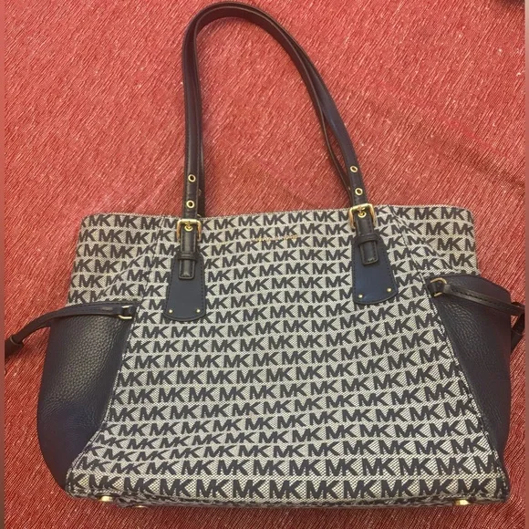 MICHAEL Michael Kors Voyager East/West Tote - Picture 2 of 6